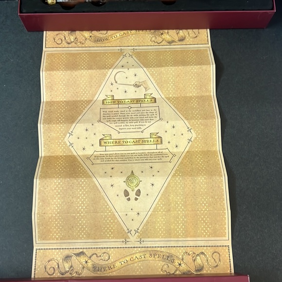 Universal Studios Harry Potter Ollivanders Interactive Wand Ivy with MAP RARE - Picture 5 of 16